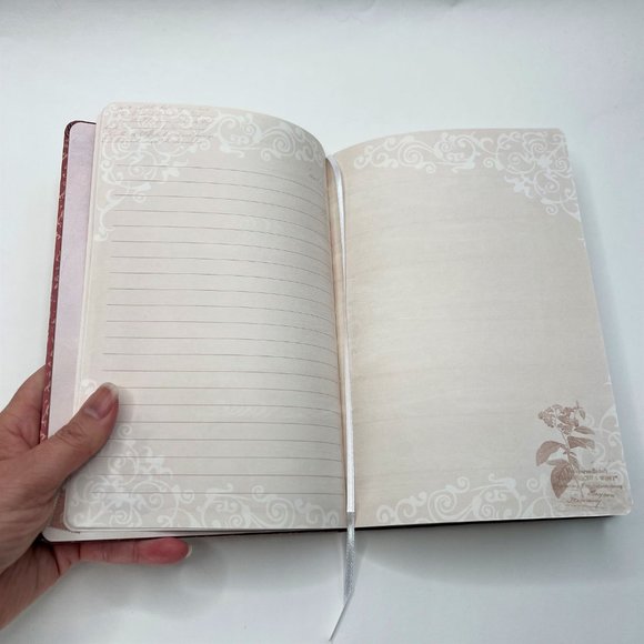 Vintage Style Garden Flower Journal with Illustrated Pages - Picture 6 of 6